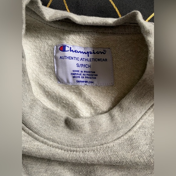 NWOT MENS SIZE SMALL CHAMPION CREWNECK SWEATSHIRT - Picture 2 of 2